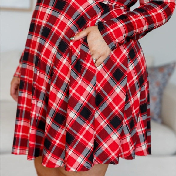 White Birch dress with shorts - Picture 4 of 8